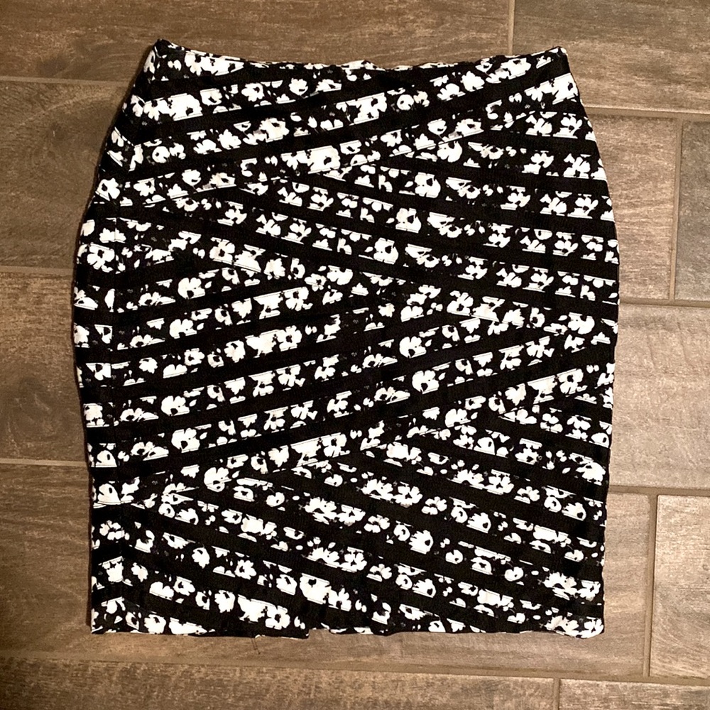 White House Black Market Floral Skirt